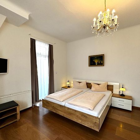 Hotel Zu Den Linden Dresden Bagian luar foto