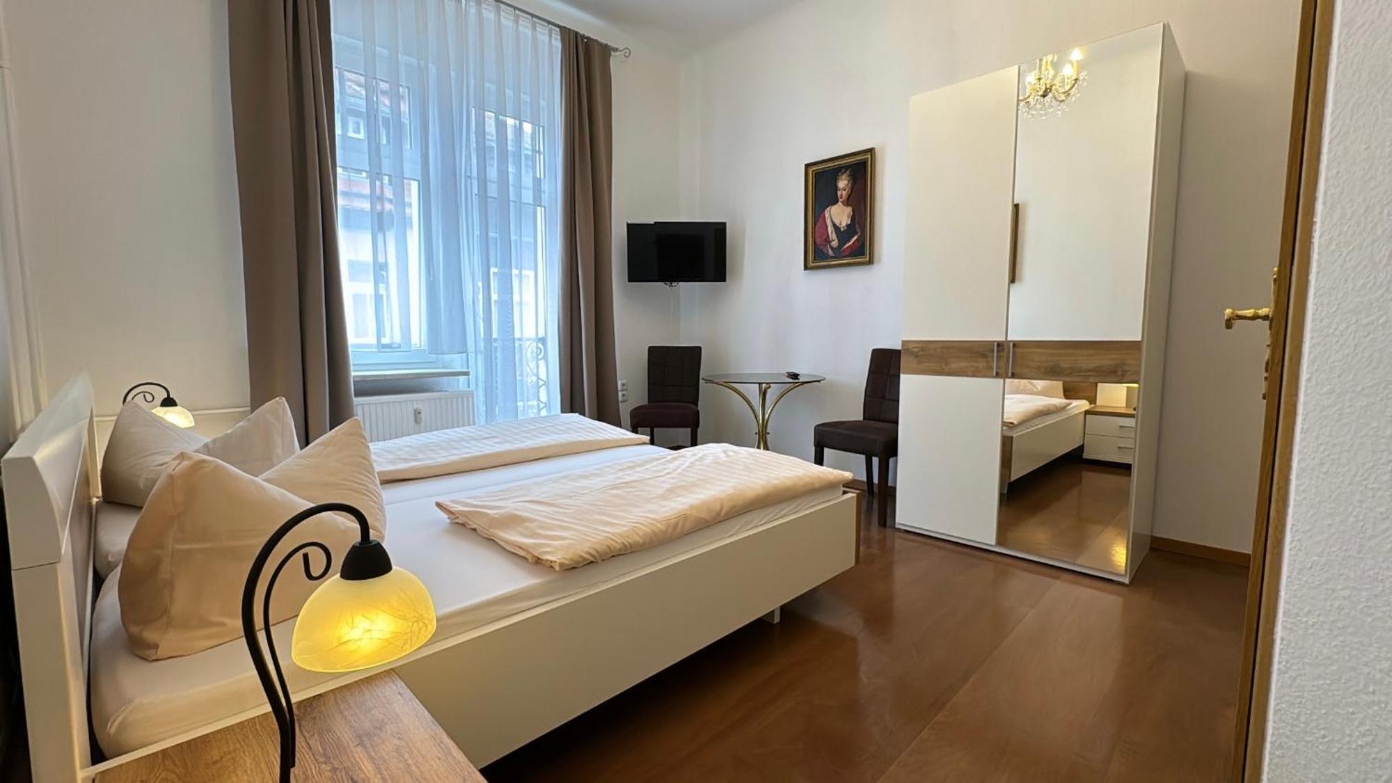 Hotel Zu Den Linden Dresden Bagian luar foto