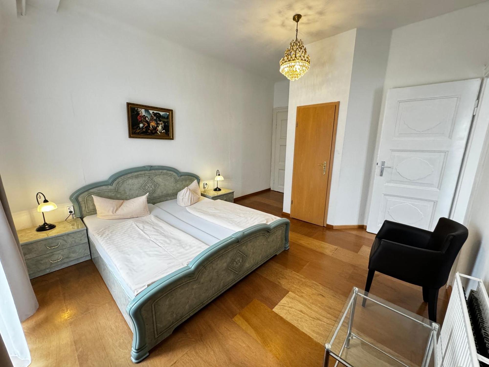 Hotel Zu Den Linden Dresden Bagian luar foto