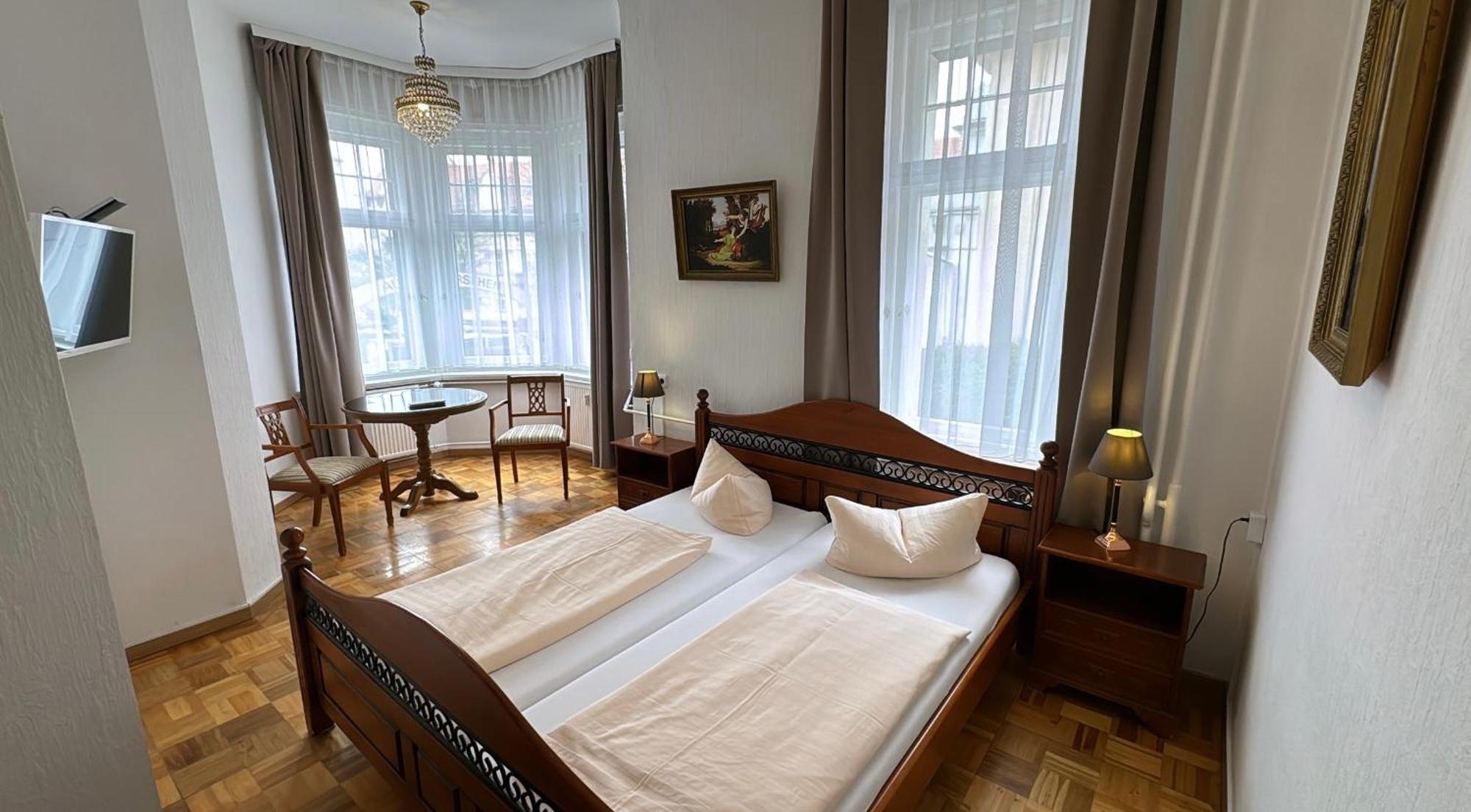 Hotel Zu Den Linden Dresden Bagian luar foto