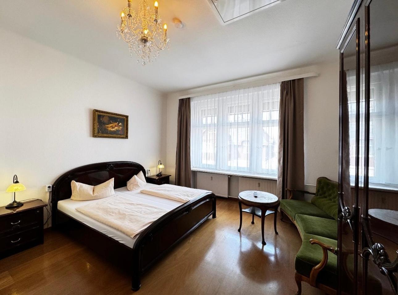 Hotel Zu Den Linden Dresden Bagian luar foto