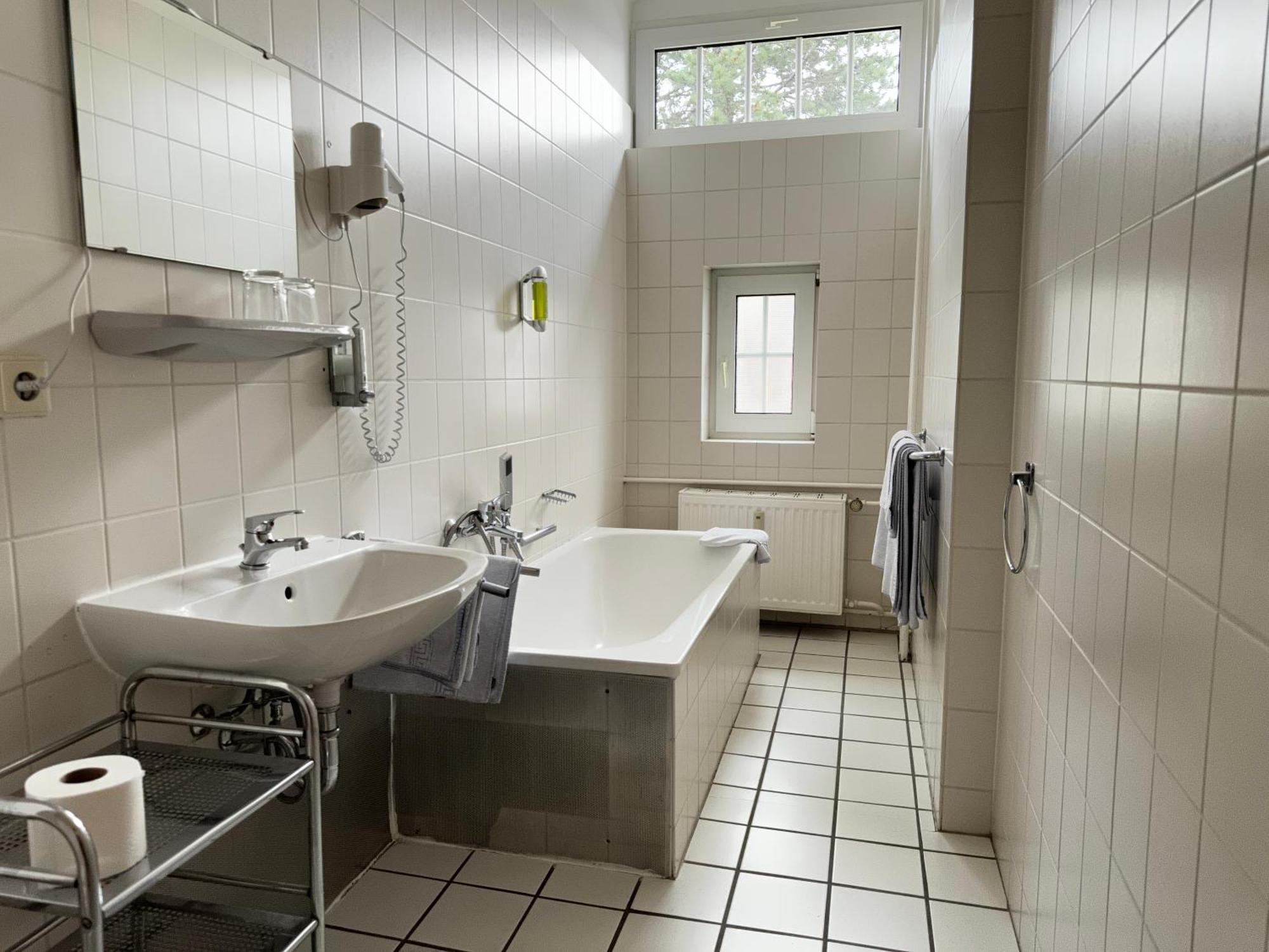Hotel Zu Den Linden Dresden Bagian luar foto