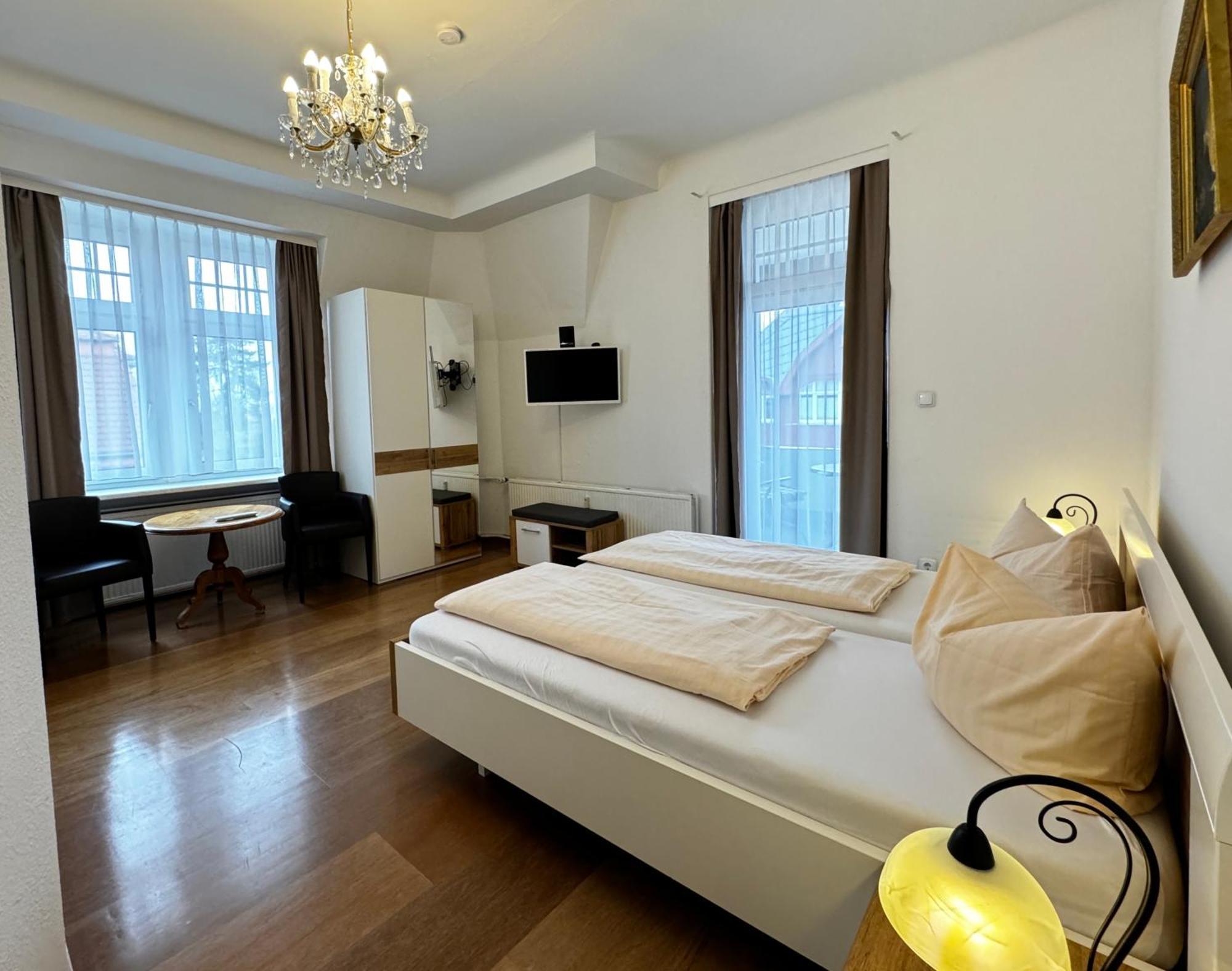 Hotel Zu Den Linden Dresden Bagian luar foto