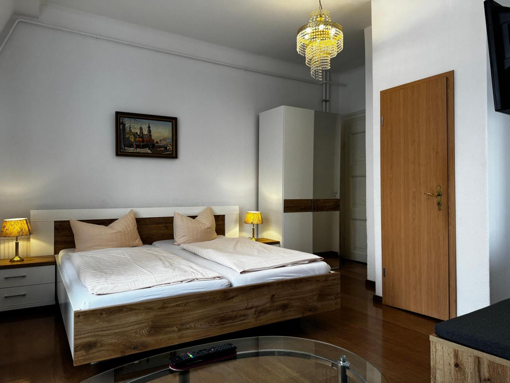 Hotel Zu Den Linden Dresden Bagian luar foto