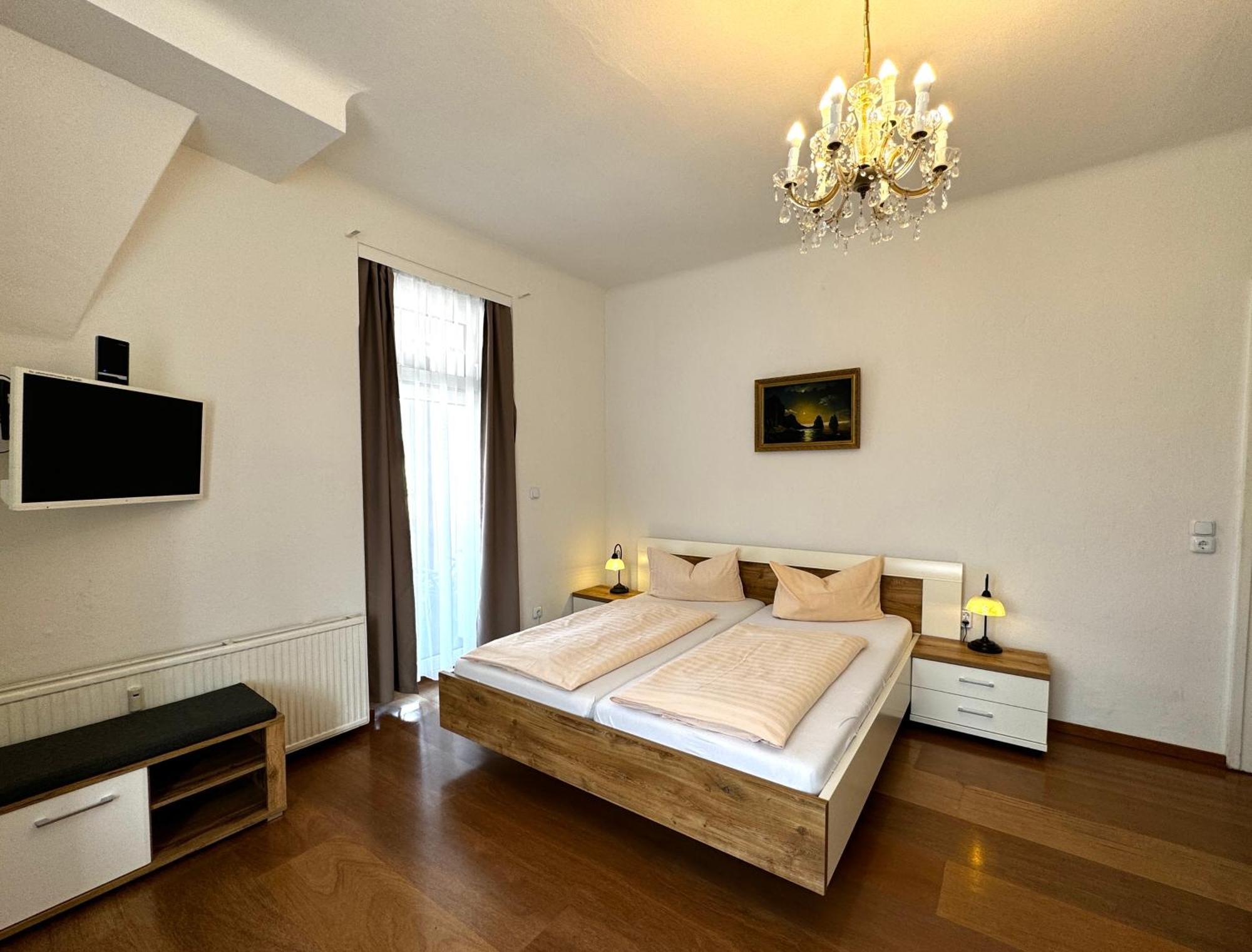 Hotel Zu Den Linden Dresden Bagian luar foto