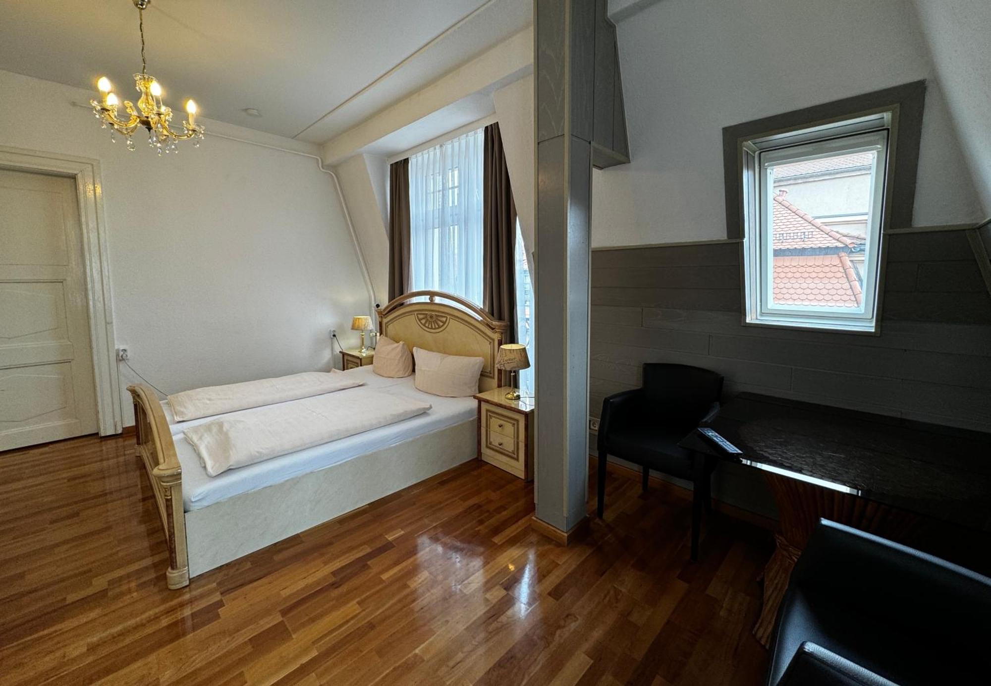 Hotel Zu Den Linden Dresden Bagian luar foto