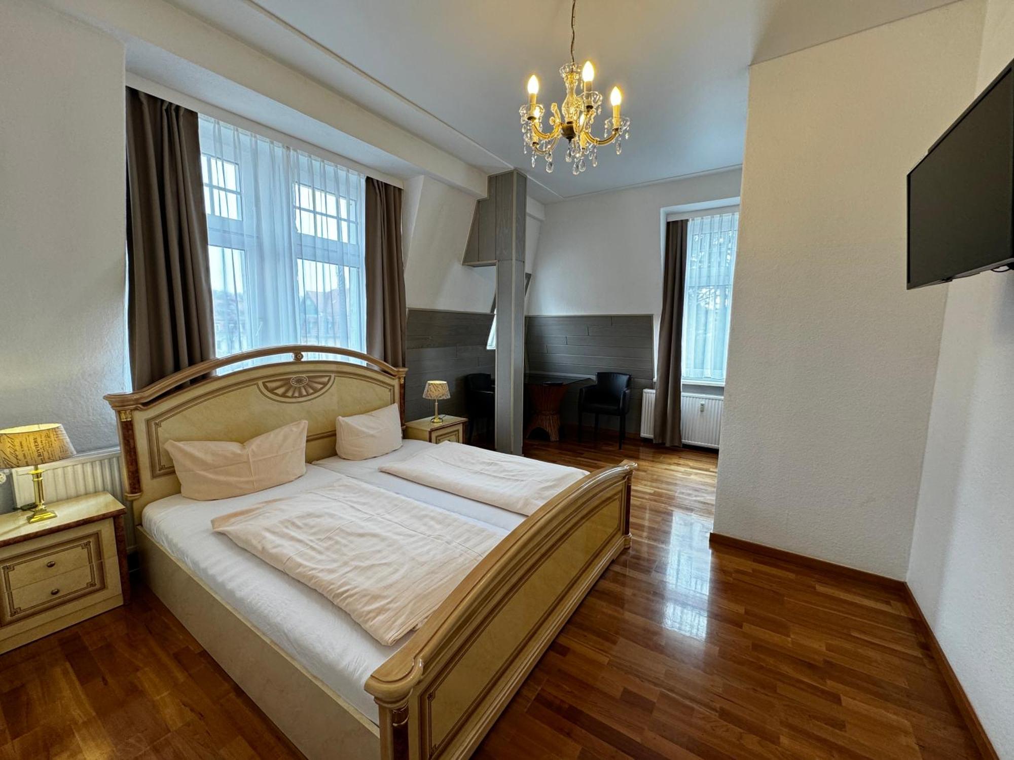 Hotel Zu Den Linden Dresden Bagian luar foto